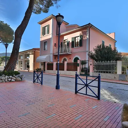 Residenza Colombi Goelba Ferienhaus *